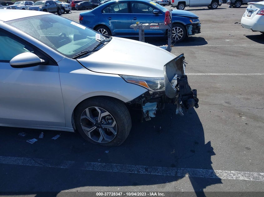VIN 3KPF24AD6ME350906 2021 KIA FORTE LXS