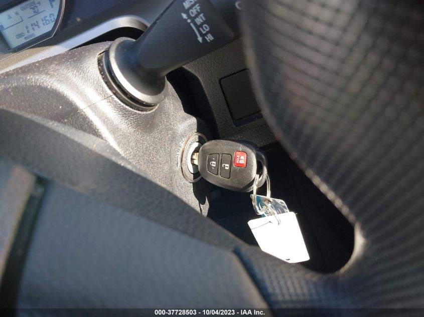 2015 TOYOTA RAV4 LE - JTMZFREV3FJ045578