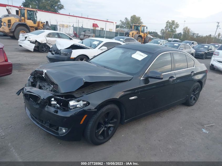 2013 BMW 5 SERIES 528I XDRIVE - WBAXH5C53DD112914