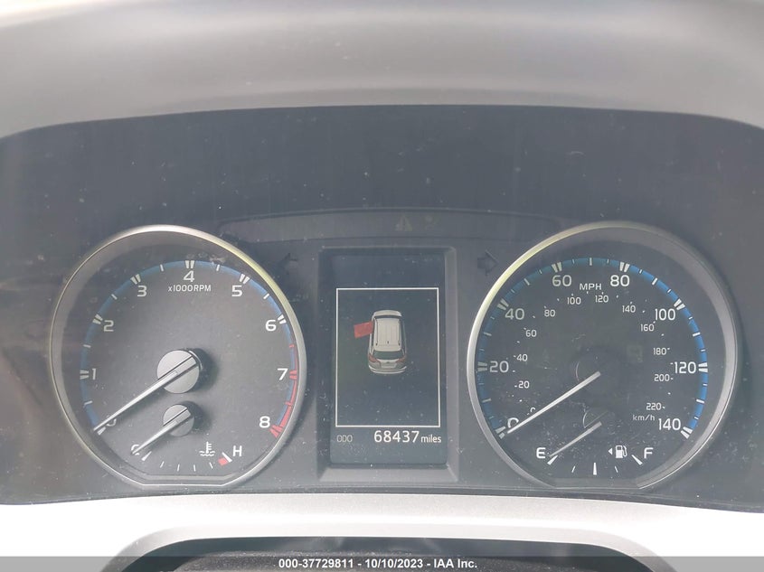 VIN JTMZFREV9JJ179648 2018 TOYOTA RAV4 LE