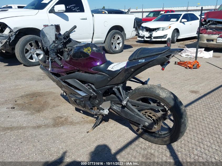 2023 YAMAHA YZFR3 A MH3RH18Y3PK011588