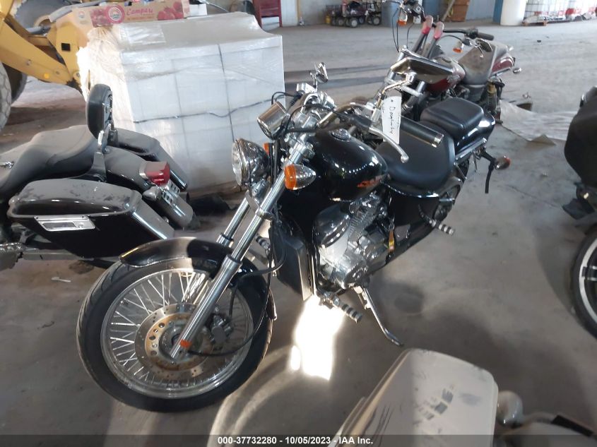 2003 HONDA VT600 CD JH2PC213X3M403028
