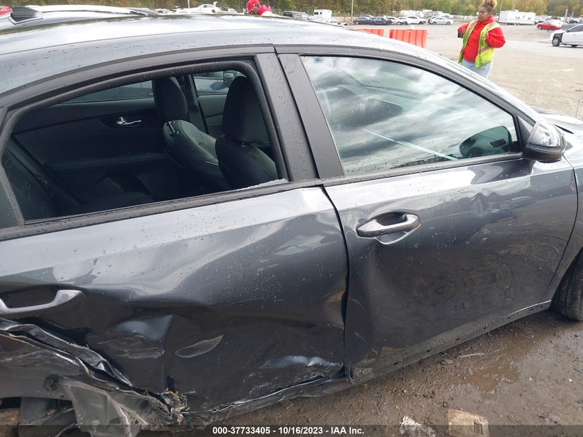 VIN 3KPF54AD3PE527598 2023 KIA FORTE GT-LINE