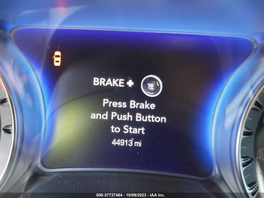 2019 CHRYSLER 300 LIMITED - 2C3CCAEG4KH585930
