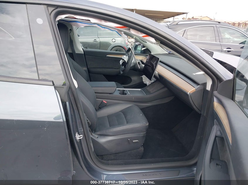 VIN 7SAYGDEE2PA092704 2023 TESLA MODEL Y LONG RANGE