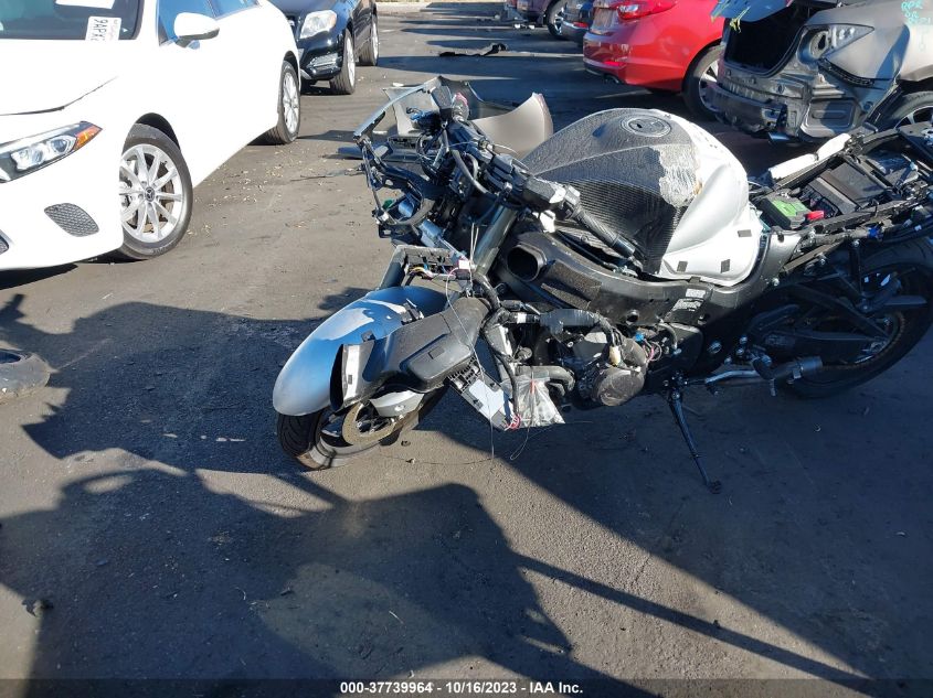 VIN JS1EJ11D3N7100094 2022 SUZUKI GSX1300 RR