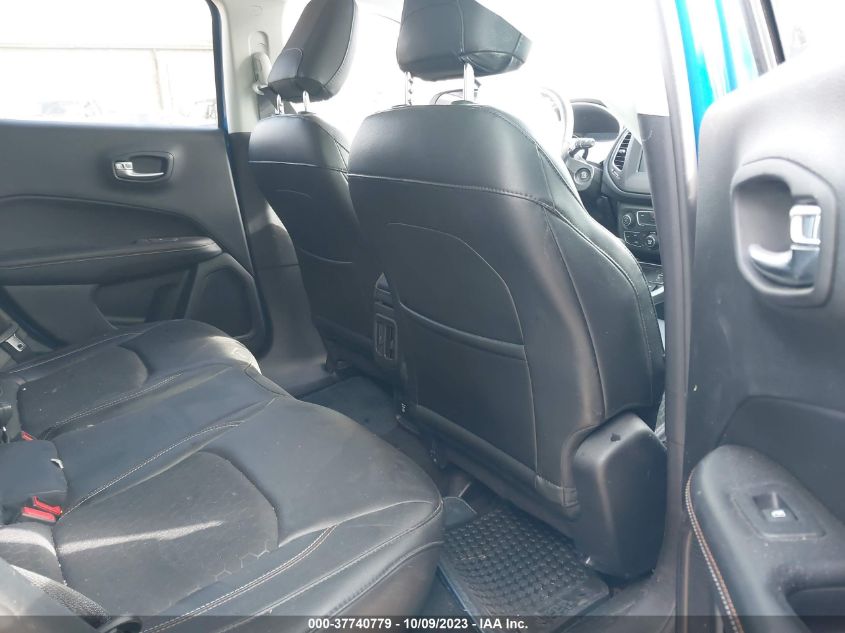 VIN 3C4NJDBB5JT485216 2018 JEEP COMPASS LATITUDE