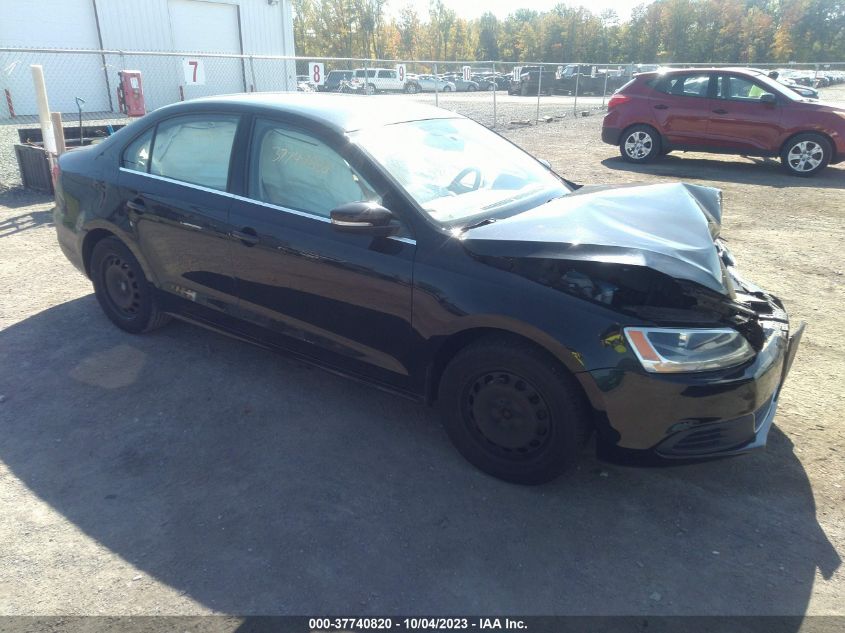 2013 VOLKSWAGEN JETTA SEDAN SE - 3VWBP7AJ8DM434901