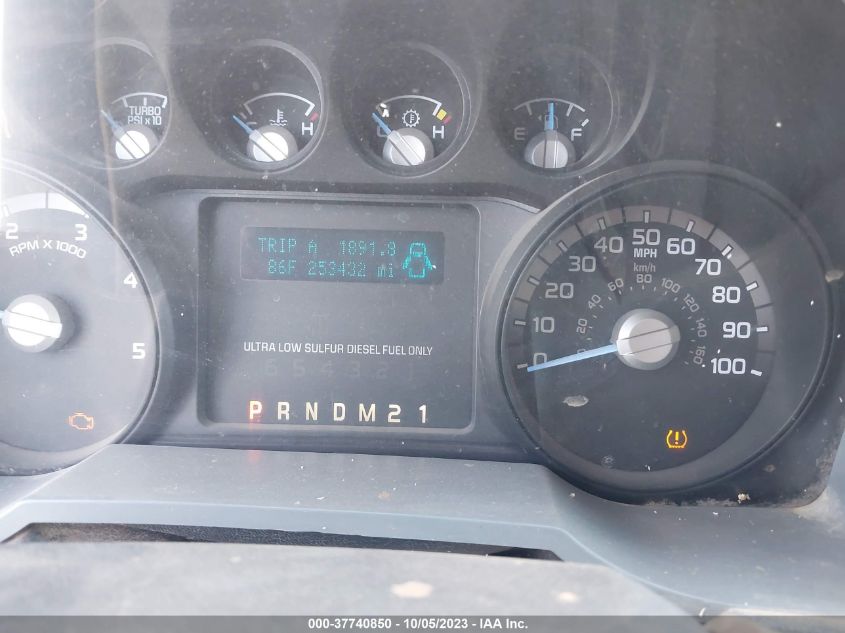 2013 FORD SUPER DUTY F-250 SRW XL/XLT/LARIAT - 1FT7W2BT0DEA09273
