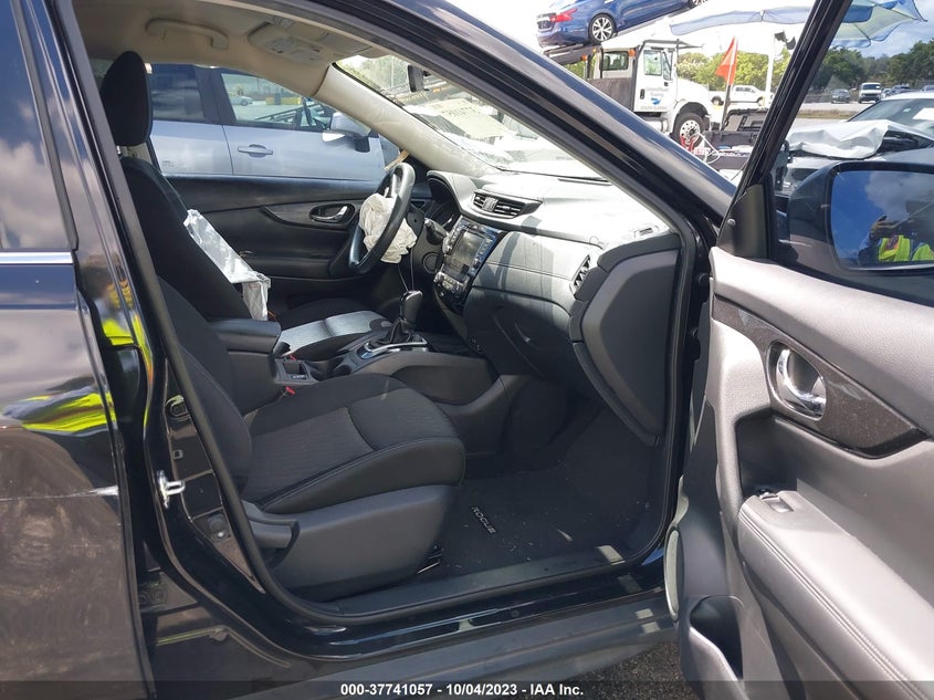 VIN KNMAT2MT7JP563535 2018 NISSAN ROGUE S/SV