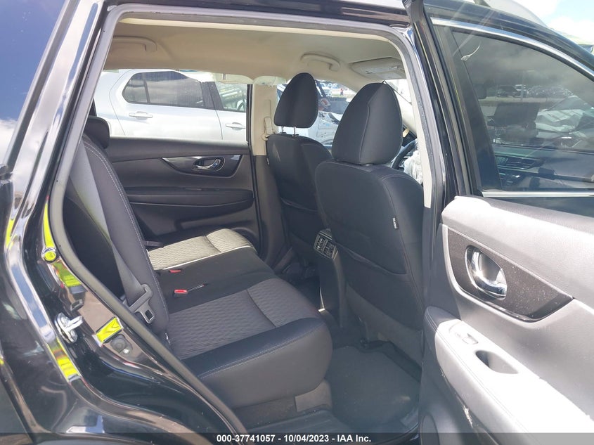 VIN KNMAT2MT7JP563535 2018 NISSAN ROGUE S/SV