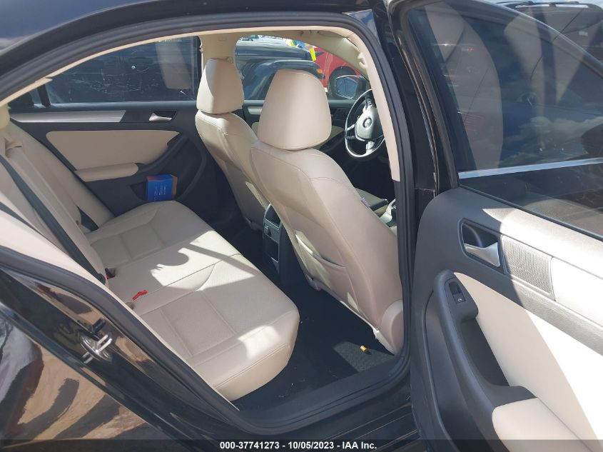 2017 VOLKSWAGEN JETTA 1.4T SE - 3VWDB7AJ6HM375926