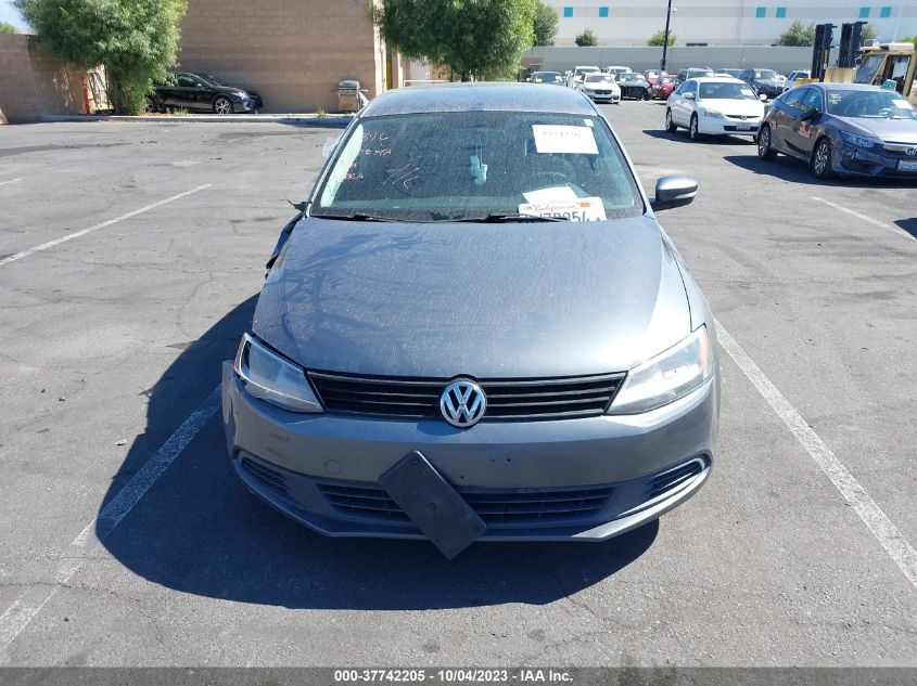 2014 VOLKSWAGEN JETTA SEDAN SE - 3VWD17AJ7EM363623