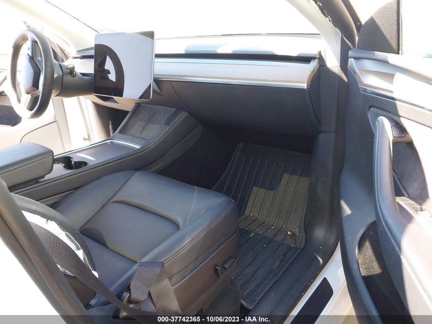 VIN 7SAYGAEE8NF559221 2022 TESLA MODEL Y LONG RANGE