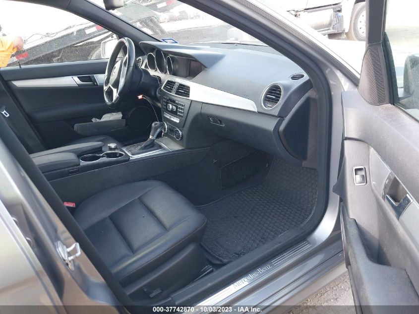 2014 MERCEDES-BENZ C-CLASS C 250 - WDDGF4HB0EA952059