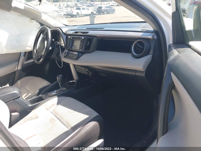 VIN JTMWFREV7HJ710889 2017 TOYOTA RAV4 XLE