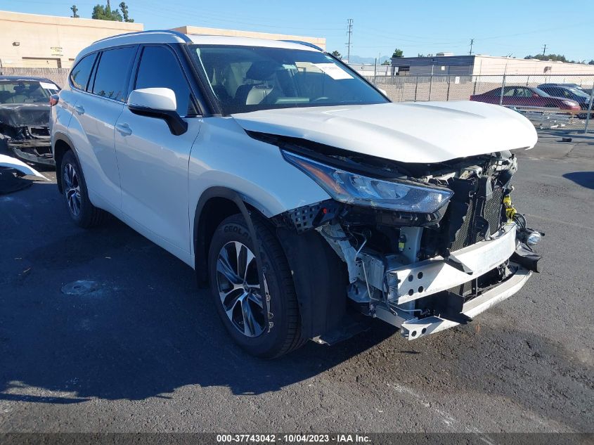 2020 TOYOTA HIGHLANDER XLE - 5TDGZRAH8L5513558