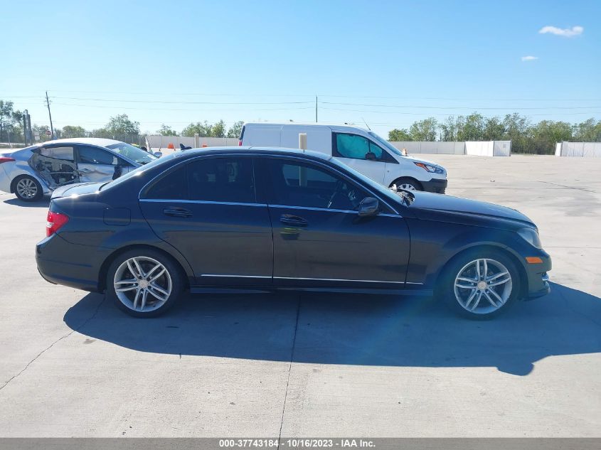 2013 MERCEDES-BENZ C 250 SPORT/LUXURY - WDDGF4HB7DG094603