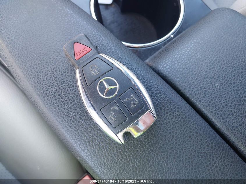 2013 MERCEDES-BENZ C 250 SPORT/LUXURY - WDDGF4HB7DG094603