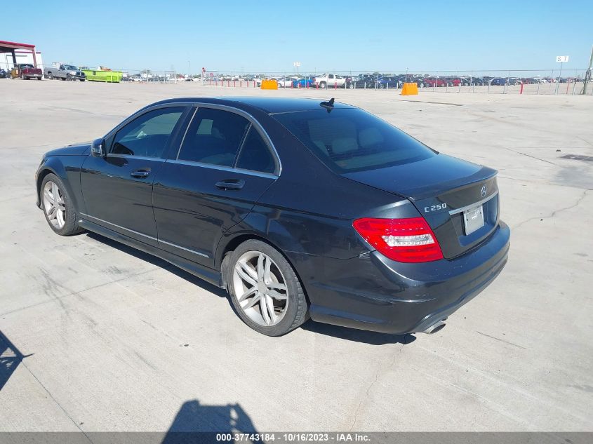 2013 MERCEDES-BENZ C 250 SPORT/LUXURY - WDDGF4HB7DG094603