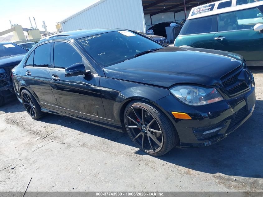 2013 MERCEDES-BENZ C 250 SPORT/LUXURY - WDDGF4HB6DR268729