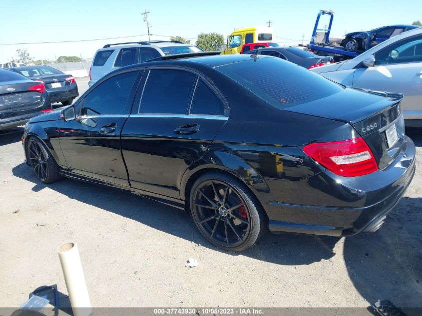 2013 MERCEDES-BENZ C 250 SPORT/LUXURY - WDDGF4HB6DR268729
