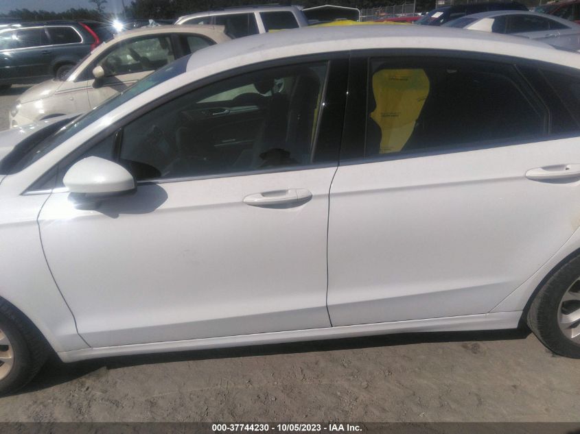 3FA6P0HD3LR122102 Ford Fusion SE 14