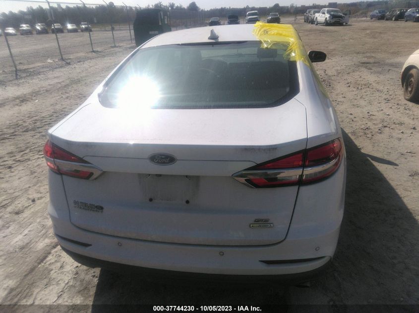 3FA6P0HD3LR122102 Ford Fusion SE 16