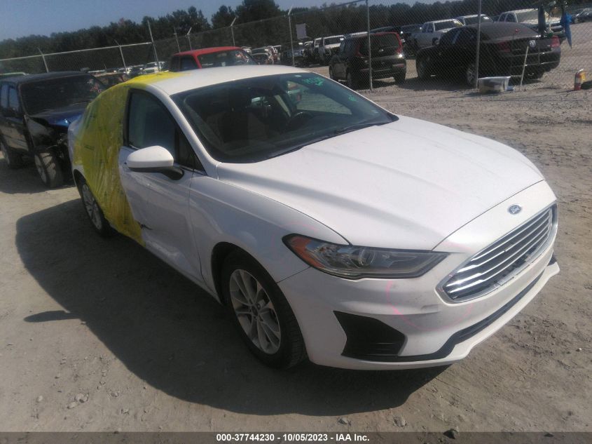 3FA6P0HD3LR122102 Ford Fusion SE