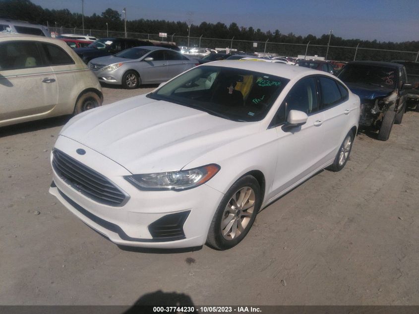 3FA6P0HD3LR122102 Ford Fusion SE 2