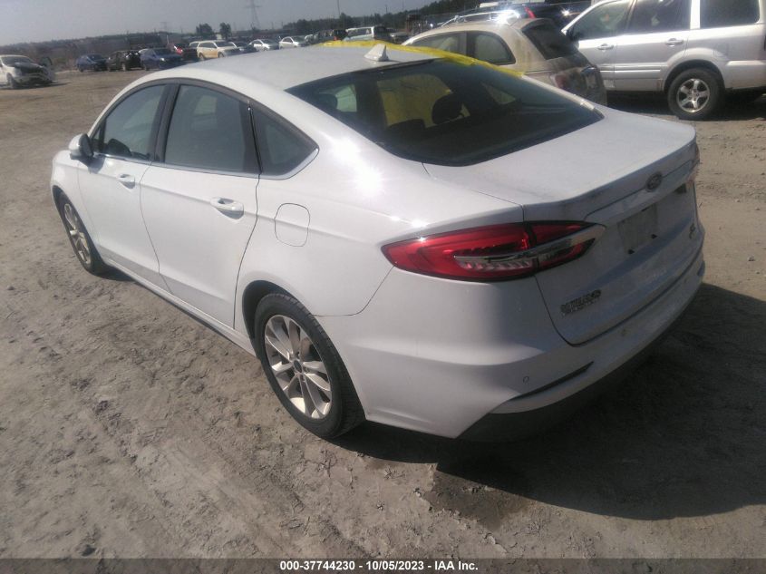 3FA6P0HD3LR122102 Ford Fusion SE 3