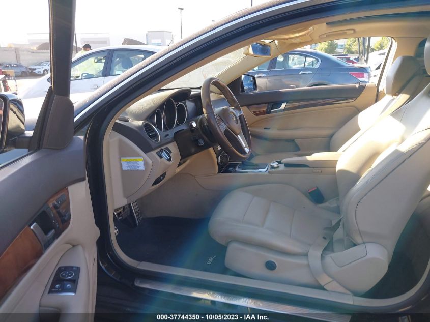 2013 MERCEDES-BENZ C-CLASS C 250 - WDDGJ4HB8DG022971