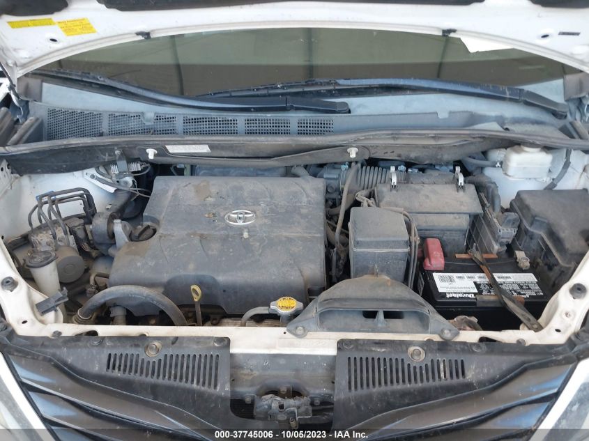 2014 TOYOTA SIENNA LE - 5TDKK3DCXES460909