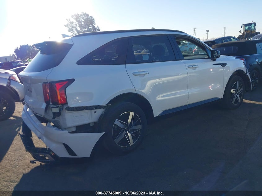 VIN 5XYRL4LC2NG094055 2022 KIA SORENTO S