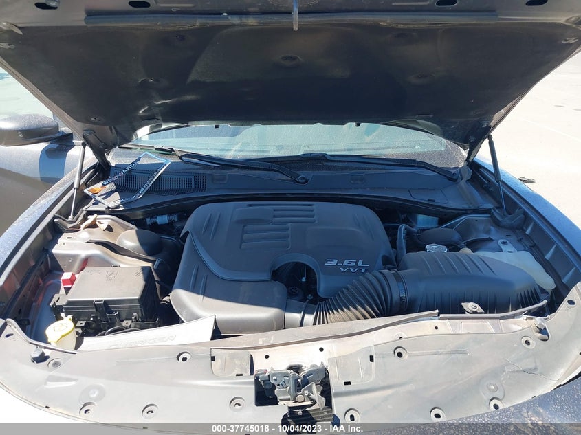 VIN 2C3CDXBG4KH711692 2019 DODGE CHARGER SXT