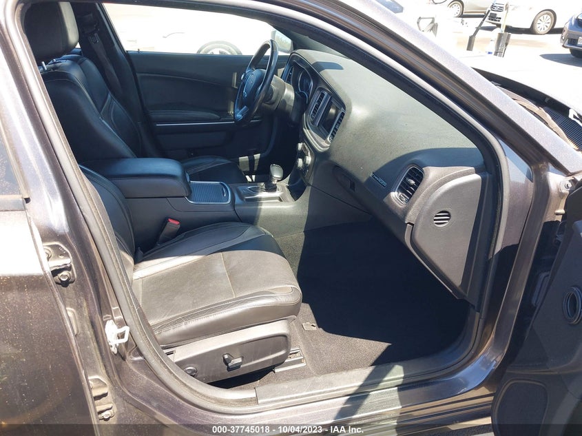 VIN 2C3CDXBG4KH711692 2019 DODGE CHARGER SXT