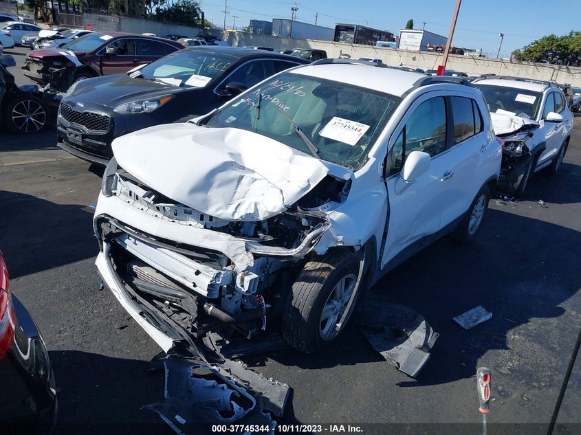 VIN 3GNCJLSB1LL310831 2020 CHEVROLET TRAX LT
