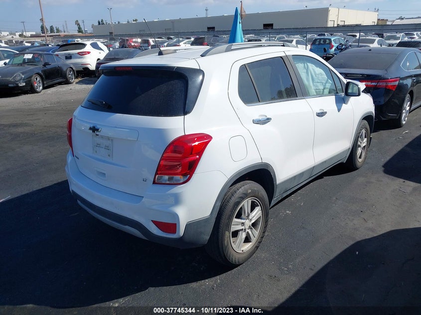 VIN 3GNCJLSB1LL310831 2020 CHEVROLET TRAX LT
