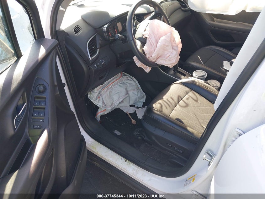 VIN 3GNCJLSB1LL310831 2020 CHEVROLET TRAX LT