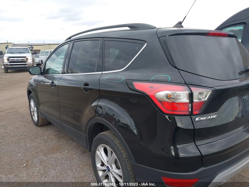 VIN 1FMCU9GD7JUD19223 2018 FORD ESCAPE SE