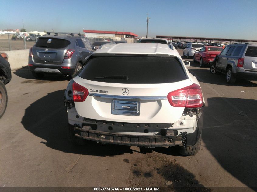 2018 MERCEDES-BENZ GLA 250 WDCTG4EBXJJ408263