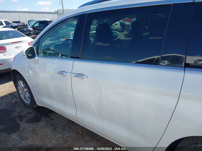VIN 2C4RC1BG2MR588736 2021 CHRYSLER PACIFICA TOURING L