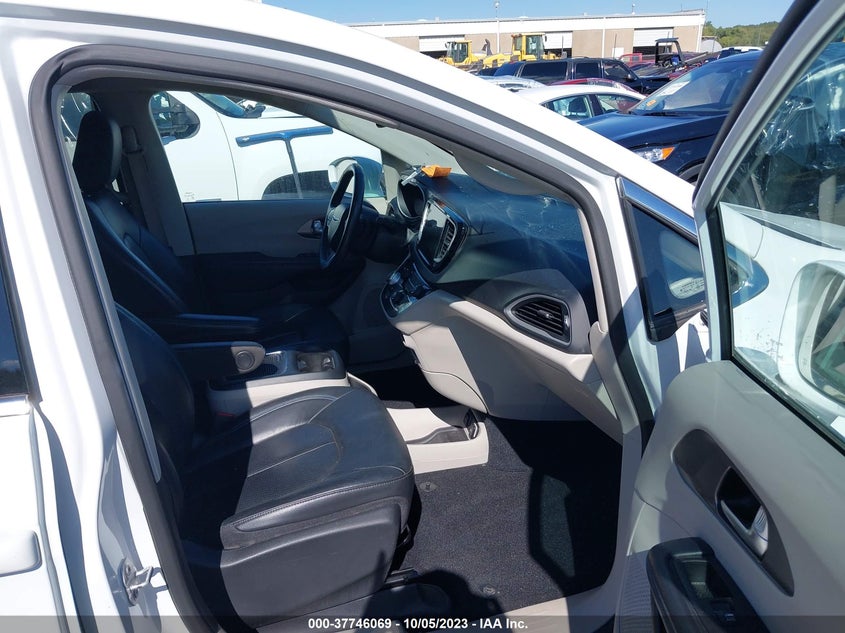 VIN 2C4RC1BG2MR588736 2021 CHRYSLER PACIFICA TOURING L