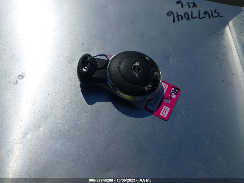 2013 MINI COOPER HARDTOP WMWSU3C55DT370738