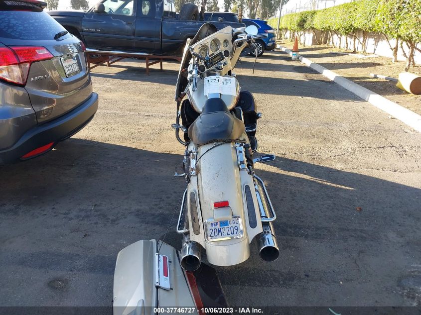 2011 HARLEY-DAVIDSON FLHXSE2 1HD1PZ839BB951466