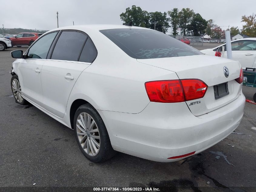 2013 VOLKSWAGEN JETTA SEDAN TDI W/PREMIUM/NAV - 3VWLL7AJ1DM258645