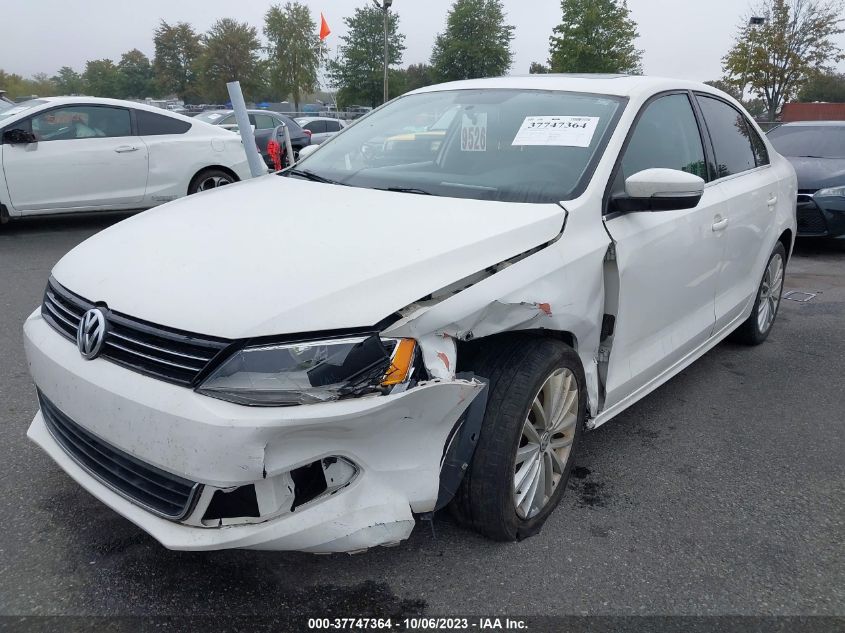 2013 VOLKSWAGEN JETTA SEDAN TDI W/PREMIUM/NAV - 3VWLL7AJ1DM258645