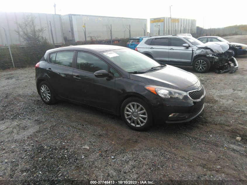 2016 KIA FORTE 5-DOOR LX - KNAFK5A83G5630630