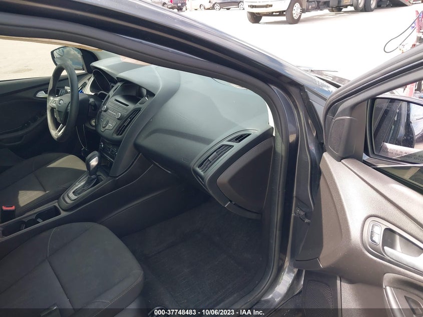 VIN 1FADP3F25HL312239 2017 FORD FOCUS SE