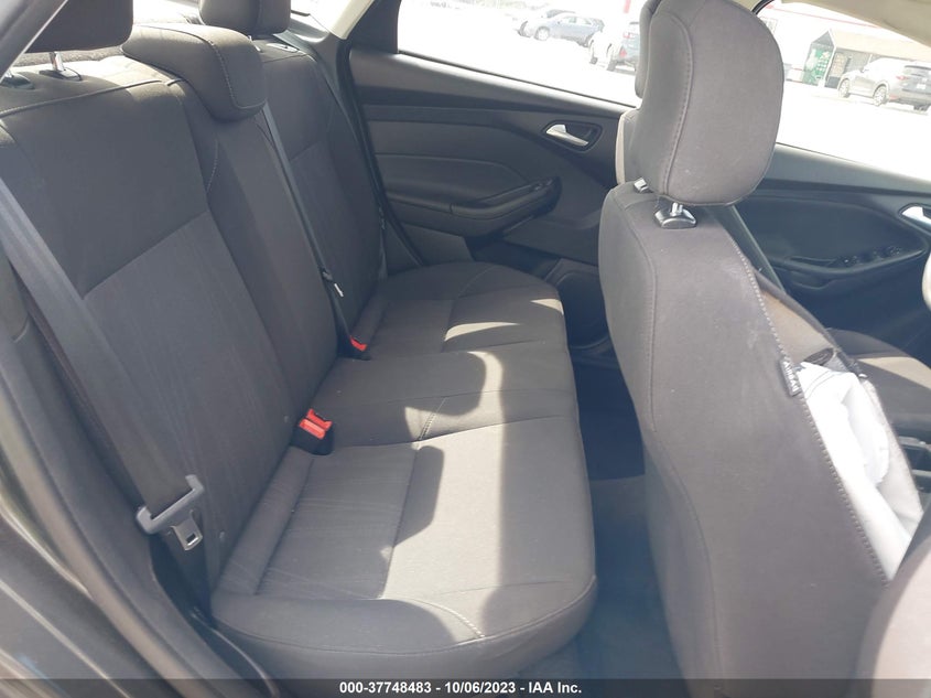 VIN 1FADP3F25HL312239 2017 FORD FOCUS SE